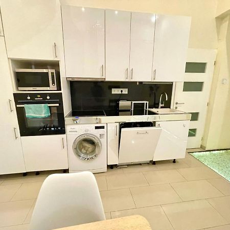 بودابست Pearl Lux Residency - Finn Sauna & Steam Room المظهر الخارجي الصورة