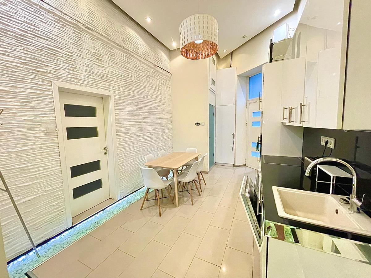 بودابست Pearl Lux Residency - Finn Sauna & Steam Room المظهر الخارجي الصورة