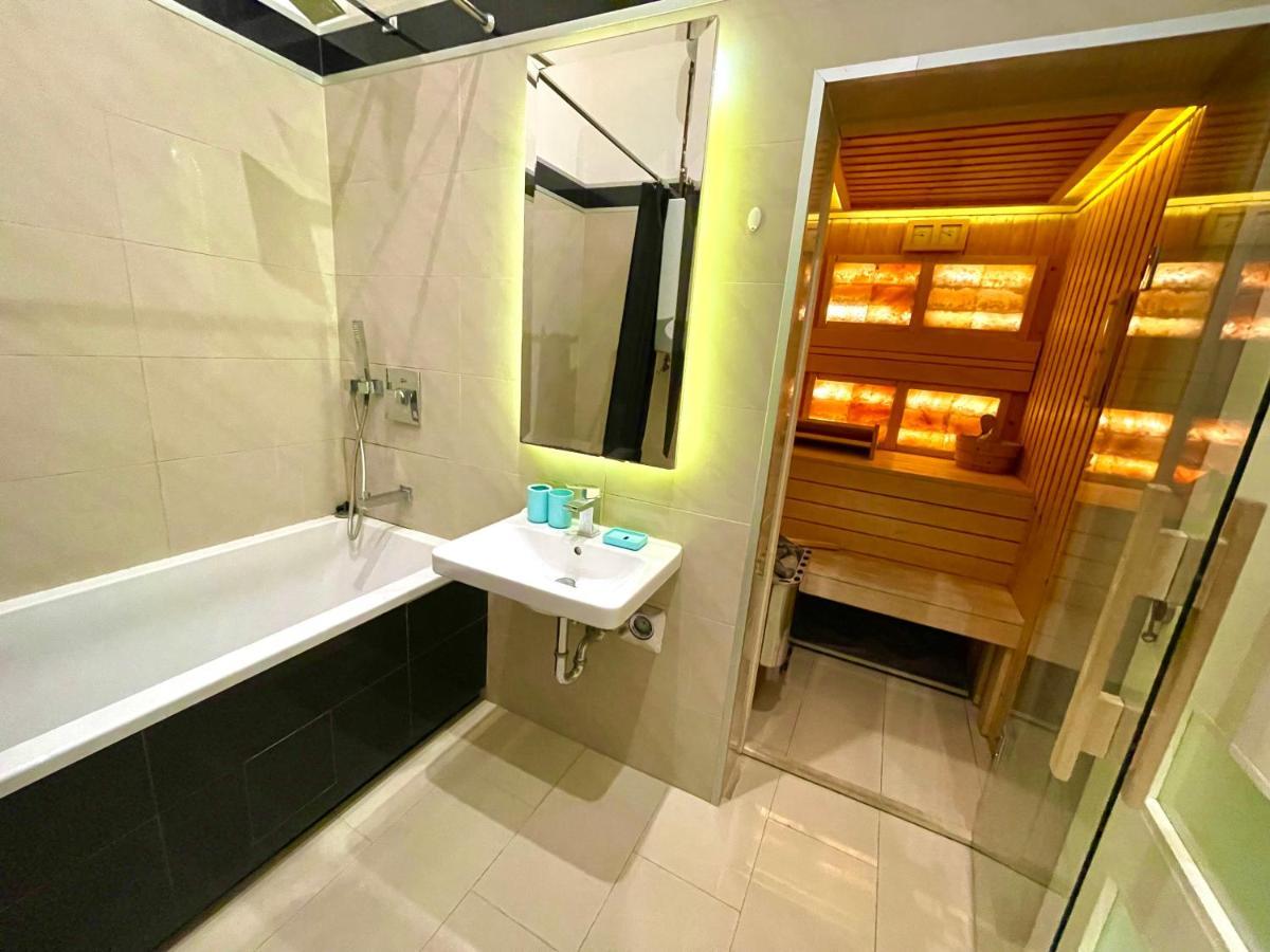 بودابست Pearl Lux Residency - Finn Sauna & Steam Room المظهر الخارجي الصورة
